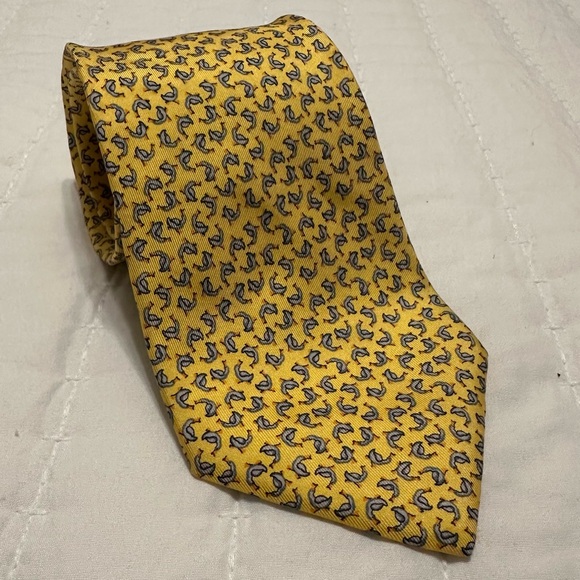 Salvatore Ferragamo 100% Silk Mens Tie Made In Italy Repeating Duck Yellow Grey
